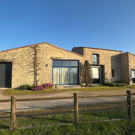 Chambres D'Hotes Les Laitieres Beaurepaire  Exteriör bild